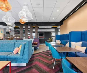 Photo 5 - Tru by Hilton Portland Airport
