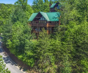 Photo 3 - Eagles Point Lodge