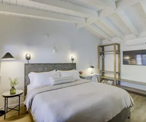 Photo 5 - Brand New Boutique Stay - Stateline, Heavenly, Beach - South Lake Chalet