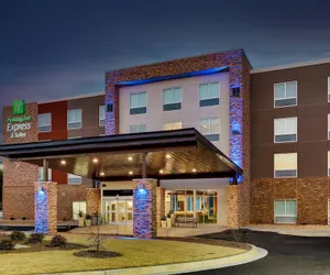 Photo 2 - Holiday Inn Express & Suites Dawsonville by IHG