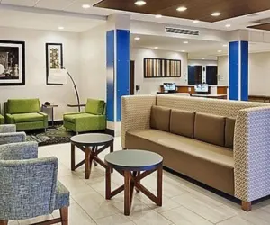 Photo 2 - Holiday Inn Express and Suites Griffin, an IHG Hotel