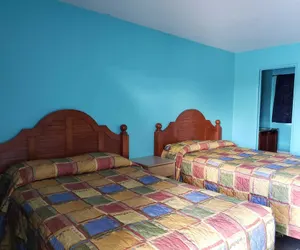 Photo 2 - Slumberland Motel