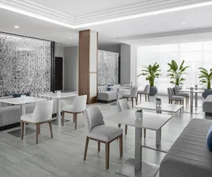 Photo 4 - AC Hotel by Marriott Miami Dadeland