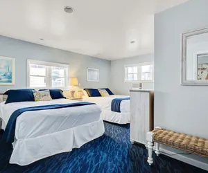 Photo 5 - Surf City Hotel