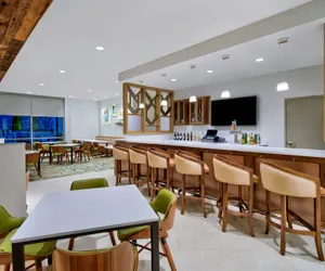 Photo 5 - Fairfield by Marriott Inn & Suites Orlando at FLAMINGO CROSSINGS(r) Town Center