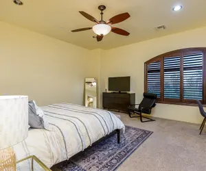 Photo 5 - Casa Sunridge 5 Bedroom Home by Redawning