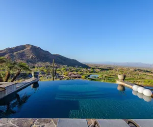 Photo 2 - Casa Sunridge 5 Bedroom Home by Redawning