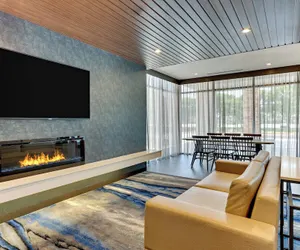 Photo 3 - Fairfield Inn & Suites by Marriott Dallas Love Field