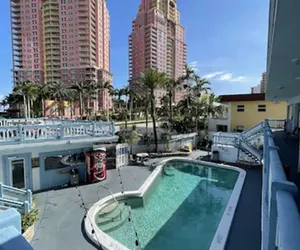 Photo 2 - Hotel Motel Lauderdale Inn