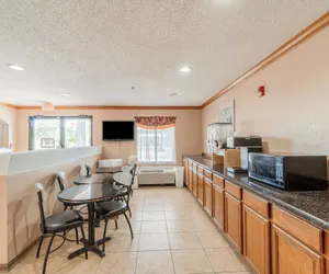 Photo 5 - Capital O Fairway Inn - Baytown La Porte TX