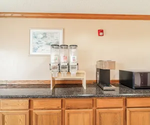 Photo 4 - Capital O Fairway Inn - Baytown La Porte TX