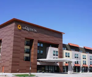 Photo 2 - La Quinta Inn & Suites by Wyndham Littleton/Red Rocks