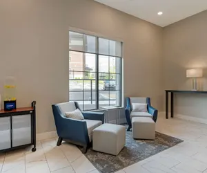 Photo 4 - Comfort Suites Cincinnati University - Downtown