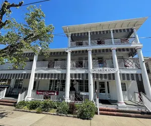Photo 2 - Quaker Inn