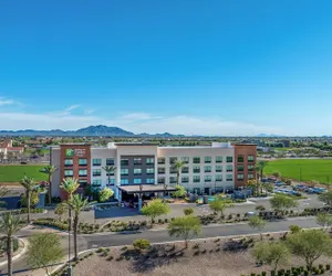 Photo 2 - Holiday Inn Express And Suites Gilbert Mesa Gateway Airport, an IHG Hotel