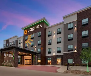 Photo 2 - La Quinta Inn & Suites by Wyndham Coralville Iowa City