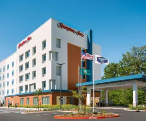 Photo 2 - Hampton Inn Bellingham Airport