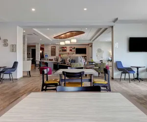 Photo 4 - Home2 Suites Downtown Nashville/Metrocenter