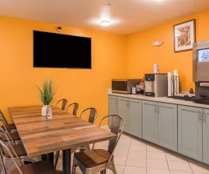 Photo 3 - Inn At Moss Landing Point