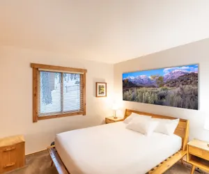 Photo 3 - Modern 1 Bedroom in Ski Trails Condo by Redawning