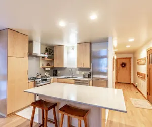 Photo 5 - Modern 1 Bedroom in Ski Trails Condo by Redawning