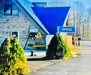 Photo 4 - Montgomery Inn & Suites