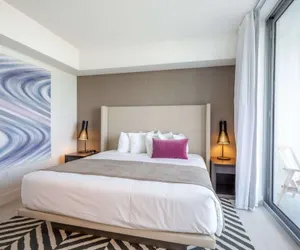 Photo 4 - Hyde Beach House Luxury -resort 3 Bedroom Condo by RedAwning