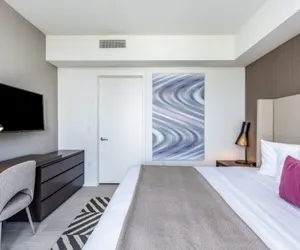 Photo 5 - Hyde Beach House Luxury -resort 3 Bedroom Condo by RedAwning