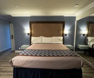 Photo 5 - Friendship Motor Inn