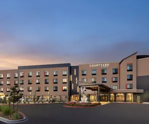 Photo 2 - Courtyard by Marriott Petaluma Sonoma County