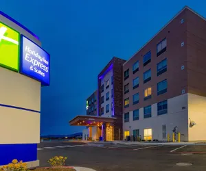 Photo 2 - Holiday Inn Express & Suites Harrisonburg University Area, an IHG Hotel