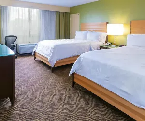 Photo 4 - Holiday Inn Express & Suites San Jose Silicon Valley by IHG