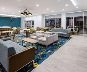 Photo 5 - La Quinta Inn & Suites by Wyndham Locust Grove