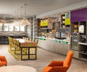 Photo 2 - Home2 Suites by Hilton Bend