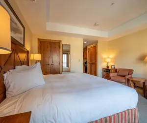 Photo 4 - Comfortable Studio Efficiency Unit With Balcony Over Mountaineer Square Condo - No Cleaning Fee! by RedAwning