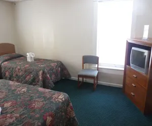 Photo 2 - Shoreham Hotel