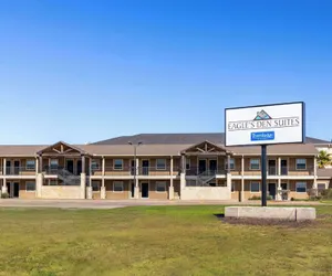 Photo 2 - Eagle's Den Suites Kenedy a Travelodge by Wyndham