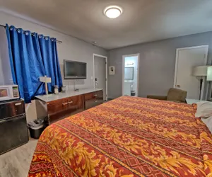 Photo 3 - Aqua View Motel