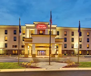 Photo 2 - Hampton Inn & Suites Lansing West