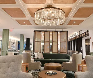 Photo 4 - Six South St Hotel