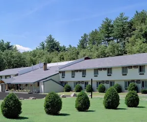 Photo 2 - Eastern Inn & Suites