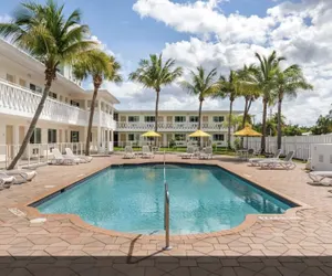 Photo 2 - Downtown Hollywood Gardens Inn & Suites