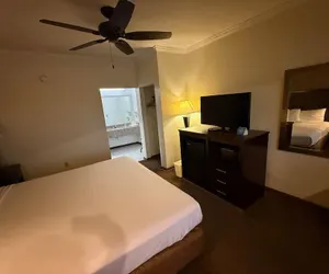 Photo 2 - Days Inn by Wyndham Navasota
