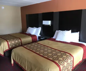 Photo 4 - Conner Hill Motor Lodge