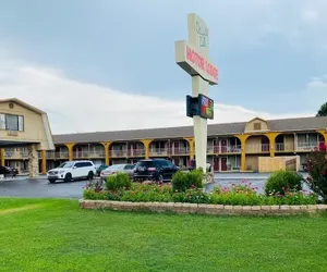 Photo 2 - Conner Hill Motor Lodge