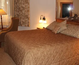 Photo 4 - Getaways at Snow Lake Lodge
