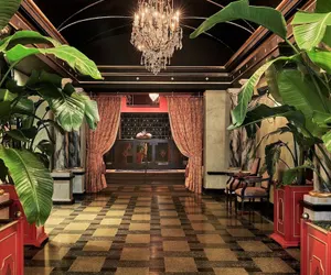 Photo 4 - The Pontchartrain Hotel