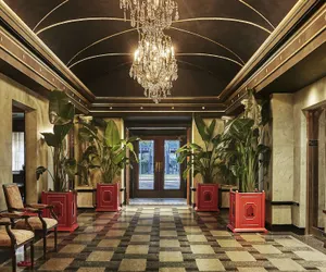 Photo 3 - The Pontchartrain Hotel