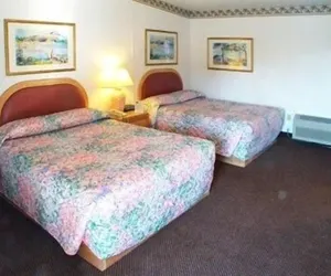 Photo 3 - Cloverdale Oaks Inn
