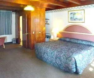 Photo 4 - Cloverdale Oaks Inn
